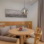 - Florian Aparthotel 3*