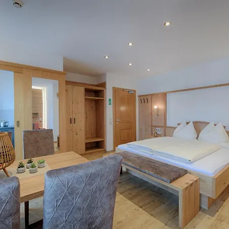 - Florian Aparthotel