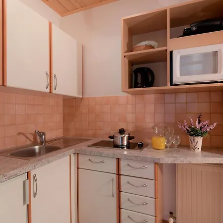 - Florian Aparthotel 3*