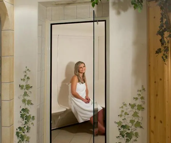 - Florian Aparthotel